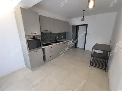 De inchiriat casa ultramoderna cu 4 camere 3 bai si dressing 170 mp utili in Sibiu - foto 21
