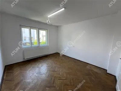 Casa individuala cu 3 camere de inchiriat garaj si teren de 200 mp situata in zona Calea Dumbravii din Sibiu - foto 3