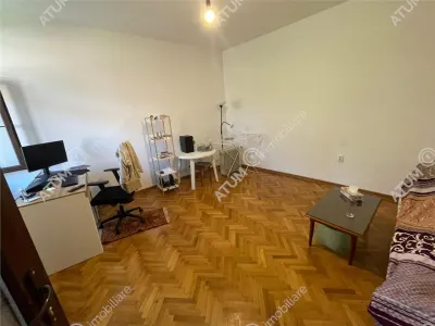 De vanzare apartament cu 2 camere cu balcon garaj curte si 2 pivnite in zona ultracentrala din Sibiu - Sibiu