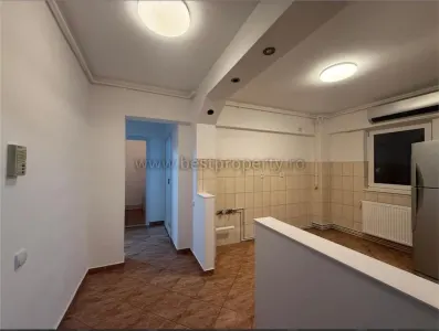Apartament 2 camere de vanzare Sibiu, Bd. Mihai Viteazu, 52 mp utili, renovat. - Sibiu