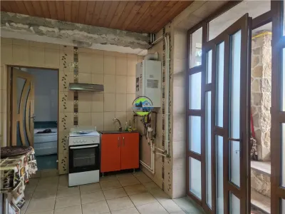 Central - Apartament 2 Cam. Demisol - de Inchiriat - foto 7