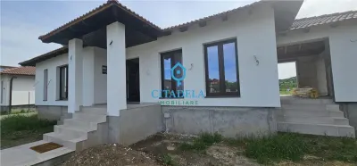 Casa pe nivel Sard,  finisata, 175.000 E+TVA - foto 1