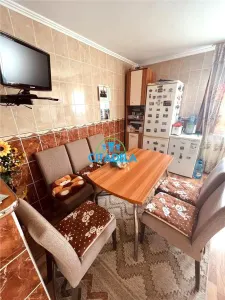 Apartament 3 camere Cetate,etaj 3,75000 eueo - foto 3