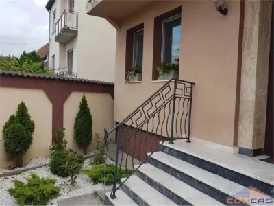 VILA DE VANZARE str.AUREL VLAICU - Satu Mare