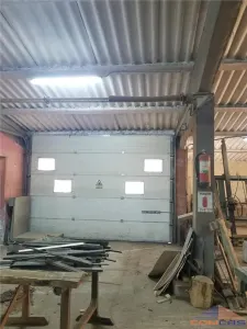 Inchiriez spatiu de 606 mp Parc Industrial Vetis - foto 5