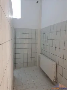 De Inchiriat spatiu Comercial CENTRU - foto 12