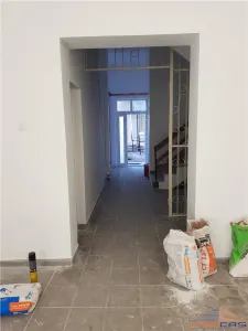 De Inchiriat spatiu Comercial CENTRU - foto 6