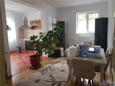Inchiriez apartament 4 camere - Satu Mare