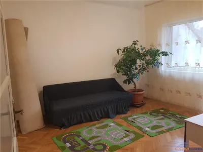 Inchiriez apartament 4 camere - foto 6