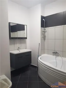 Inchiriez apartament 4 camere - foto 9