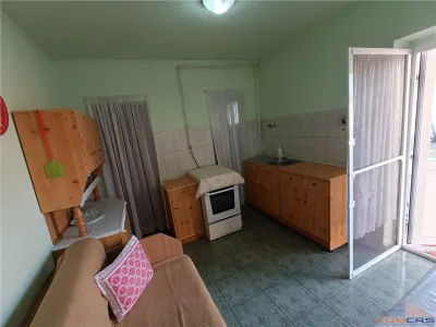 Vanzare parter din casa si teren 253 mp - foto 15