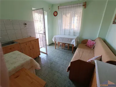 Vanzare parter din casa si teren 253 mp - foto 16