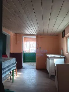 Zona Vorovesti str Principala TEREN 1200mp cu CASA batraneasca 64mp toate utilitatile - foto 10