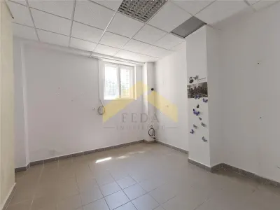 Spatiu comercial de inchiriat zona Alfa - foto 6