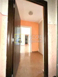 Apartament 3 camere, str. Milcov, Bacau - foto 2
