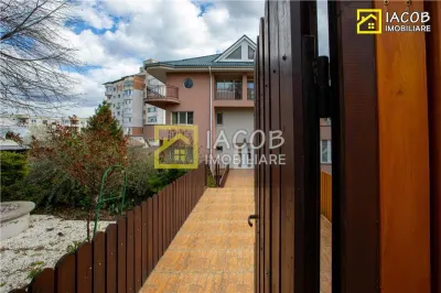1/2 Duplex  S+D+P+2E, 455 mp in zona centrala a mun. Bacau - Bacau