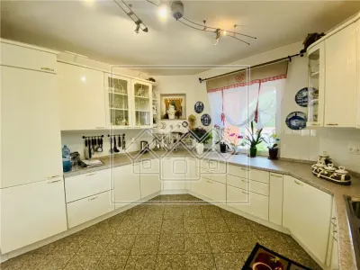 Vila individuala in Avrig - confort lux - 7 camere, 4 bai, 2 balcoane - foto 11