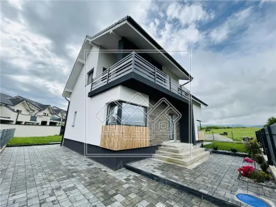 Casa individuala, 487 mp teren, finisata la alb, 147mp utili, Cristian - foto 2