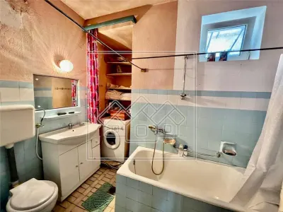 Casa de vanzare in Cisnadie - 6 camere, garaj - teren 250 mp - foto 14