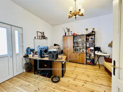 Casa in Lazaret, 900 mp teren, 663 mp gradina, pivnita si pod - foto 5