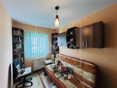 Ap decomandat, 3 camere, 2 balcoane, pivnita, Valea Aurie - foto 8