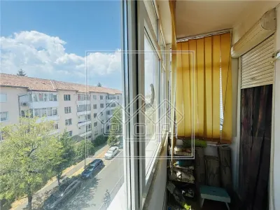 Apartament 3 camere,  zona Cedonia, cu balcon, la cheie - foto 10