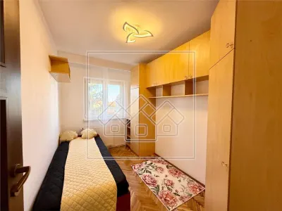 Apartament cu 4 camere si 2 balcoane - etaj 2 - Calea Poplacii - foto 5
