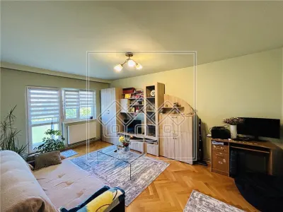 Apartament decomandat, 3 camere, 2 bai, 2 balcoane - Strand - Sibiu