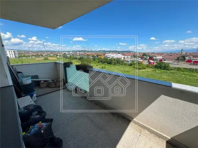 Ap cu 3 camere, 2 bai, 2 balcoane - etaj 3/4 - Calea Surii Mici - foto 13