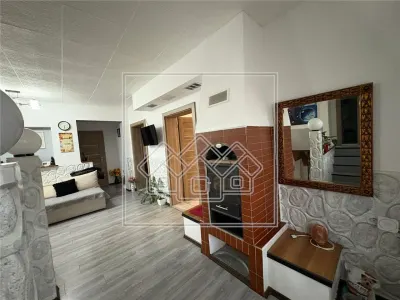 Casa cu 4 camere, balcon si curte - zona Lazaret - foto 5