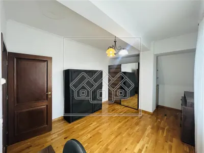 Penthouse spatios si modern, 160 mp utili + terasa spectaculoasa - foto 10