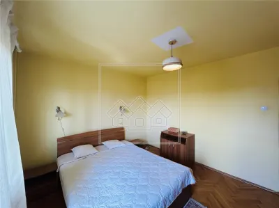 Apartament decomandat, 3 camere, 2 bai, balcon, etaj5/7 - Terezian - foto 9