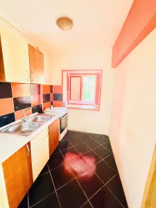 Vanzare garsoniera  decomandata  etajul 2 ,Astra- Sitarului - Brasov