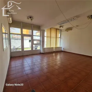 SPATIU COMERCIAL DE INCHIRIAT ZONA UTA - Arad