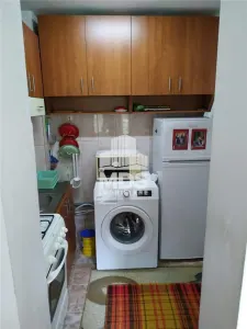 Parter cu balcon linga Piata Doina - foto 6