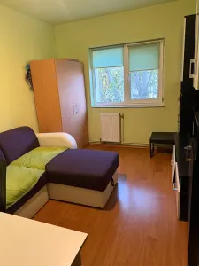Decomandat, etaj 3 cu 2 bai si 2 balcoane in bloc anvelopat - Timisoara