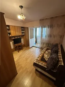 Decomandat cu 2 bai si 2 balcoane la etajul 1 bloc izolat - foto 4