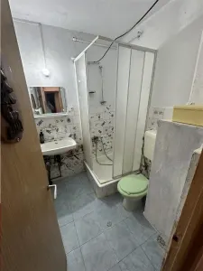 Decomandat cu 2 bai si 2 balcoane la etajul 1 bloc izolat - foto 6