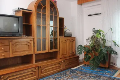 Decomandat cu 2 bai și 2 balcoane - foto 3