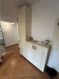 Decomandat cu 2 băi, mobilat, renovat complet - foto 2