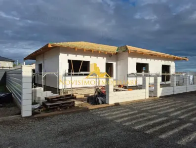 NOVISIMO-IMOBILIARE: CASA IN ZONA PAULESTI - Paulesti