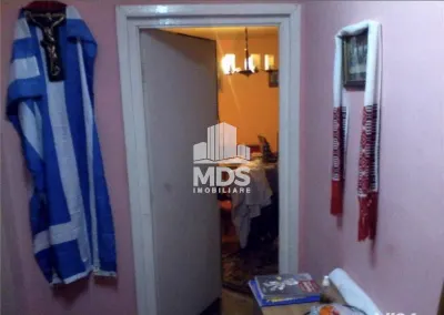 Apartament cu 3 camere decomandat cu garaj sub bloc - Timisoara