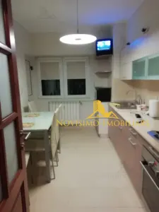 APARTAMENT DE INCHIRIAT CU 3 CAMERE IN ZONA REPUBLICII - Ploiesti