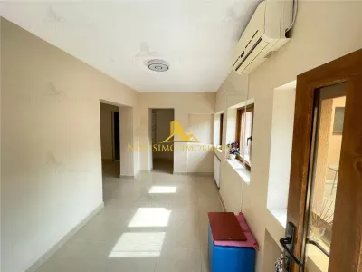 CASA DE INCHIRIAT IN ZONA CENTRALA - foto 4