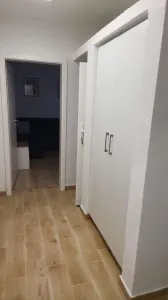 Mobilat si utilat la etaj 1 in bloc anvelopat - foto 3