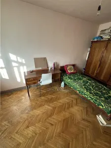 3 camere decomandat cu 2 bai centrala bloc mansardat cu loc de parcare - foto 4
