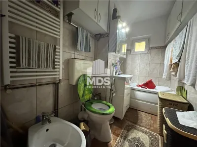 Etaj cu 2 bai si 2 balcoane bloc izolat - foto 5