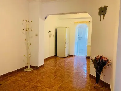 Mobilat si utilat complet, modificat in 3 camere linga Lidl - foto 10