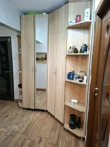 Decomandat la etajul 2, mobilat și utilat - foto 10