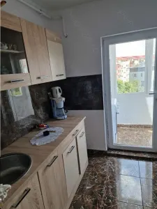 Decomandat cu 2 bai și 2 balcoane - foto 4